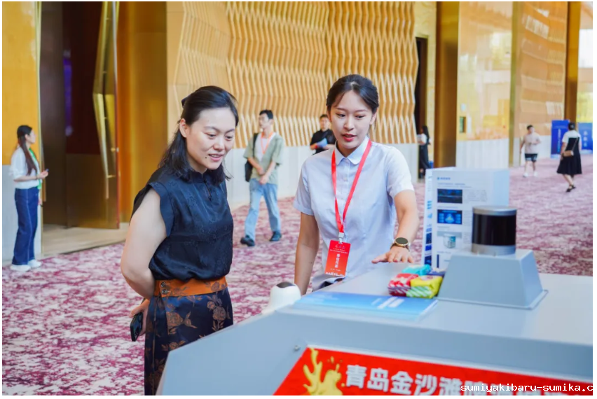 点点taptap电动老虎机AI无人清扫车亮相第十一届“百所高校千名博士青岛行”活动 点点taptap电动老虎机AI无人清扫车亮相第十一届“百所高校千名博士青岛行”活动